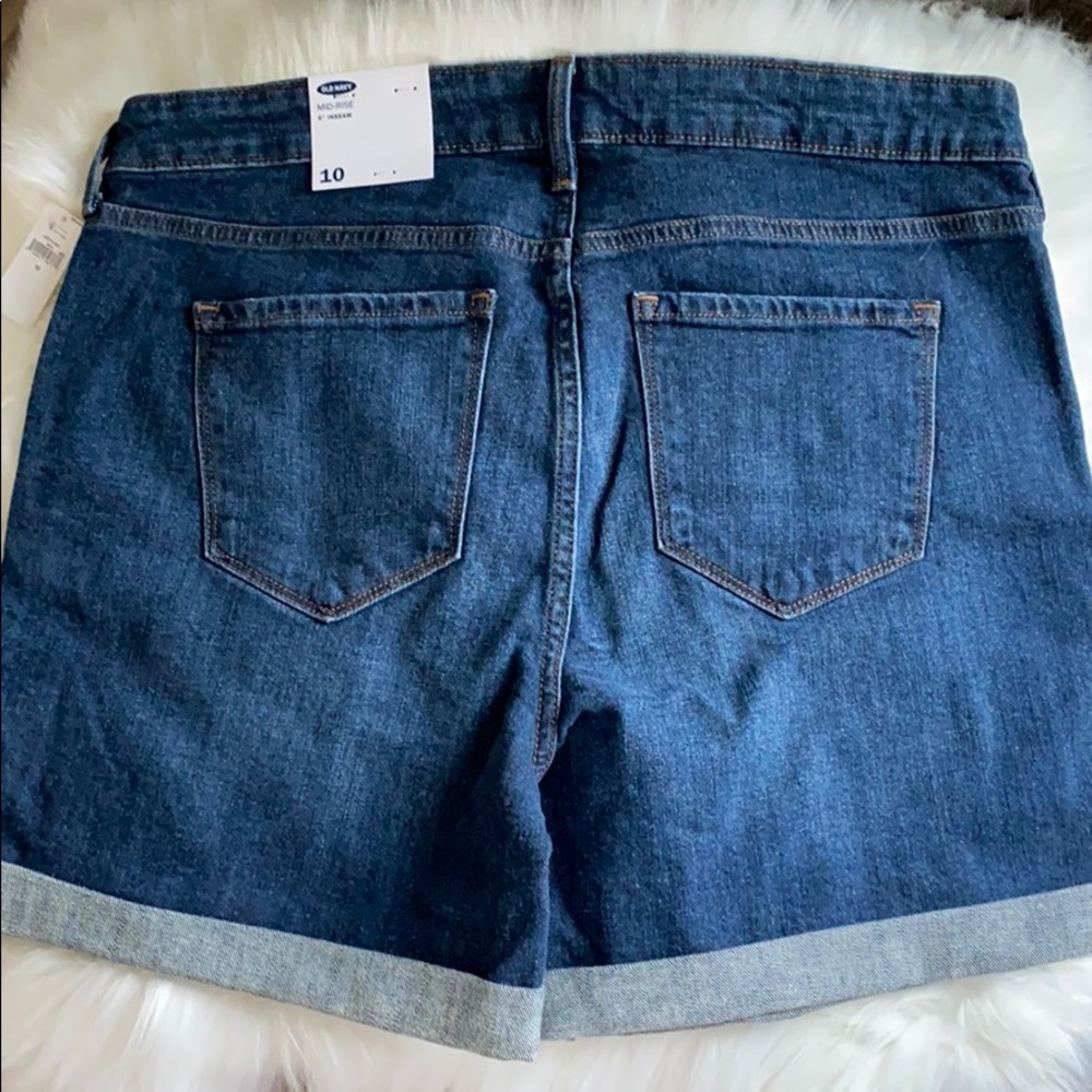 Old Navy Mid Rise 5” inseam Jean Shorts - Size 10